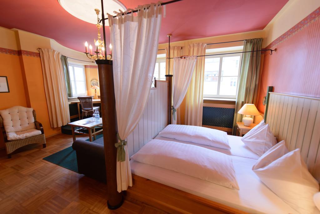 Gasthof Hotel Zweimueller غريسكيرخين الغرفة الصورة